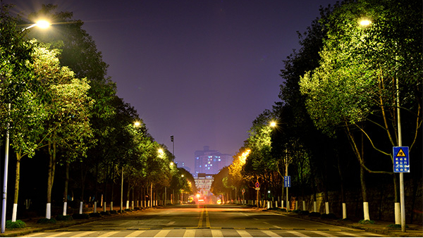 道路夜景照明工程要同時(shí)起到照明和美化的作用